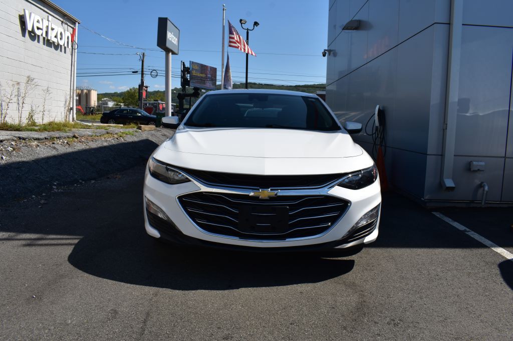 2023 Chevrolet Malibu Image 2