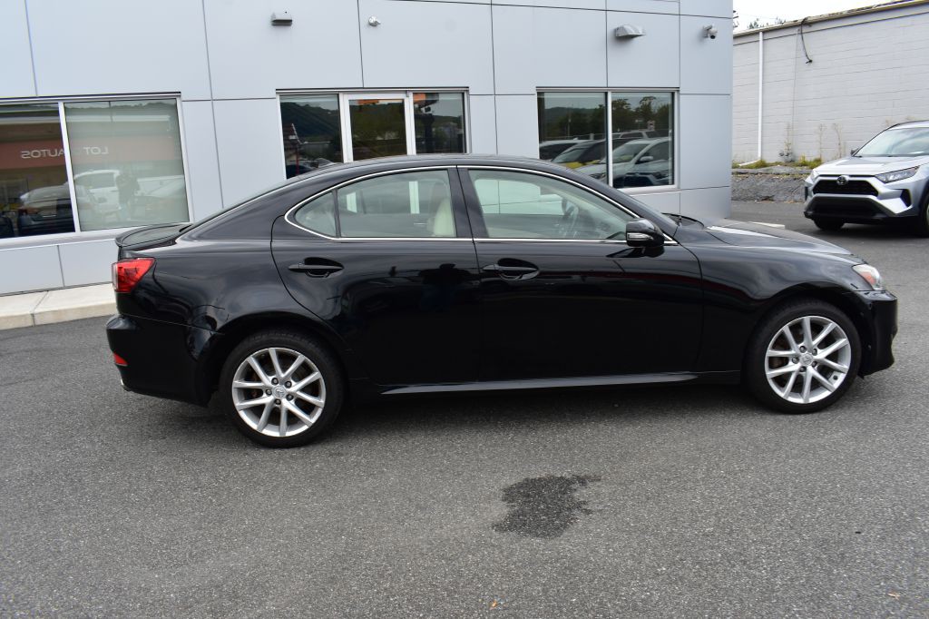 2013 Lexus IS 250 Image 3