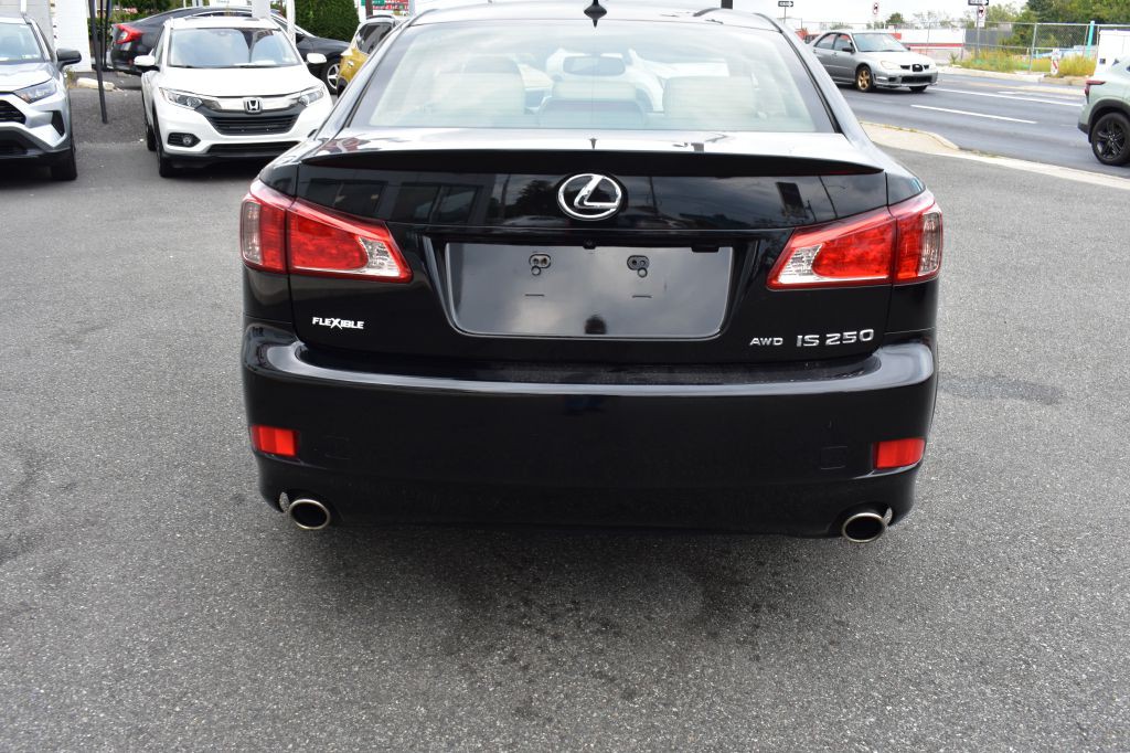2013 Lexus IS 250 Image 9