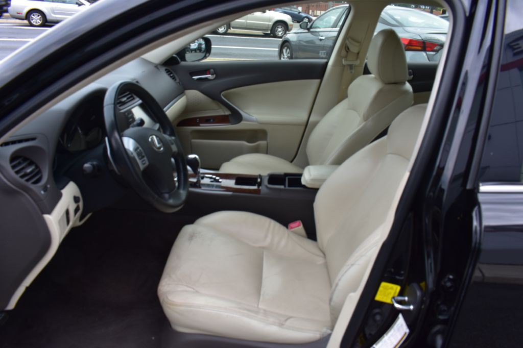 2013 Lexus IS 250 Image 13