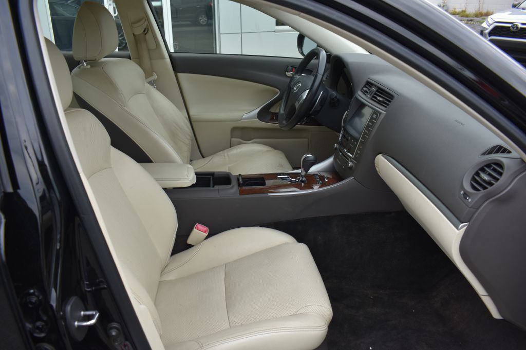 2013 Lexus IS 250 Image 14