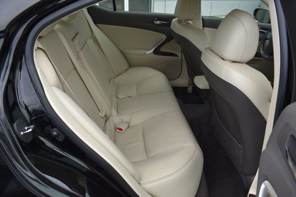 2013 Lexus IS 250 Image 15