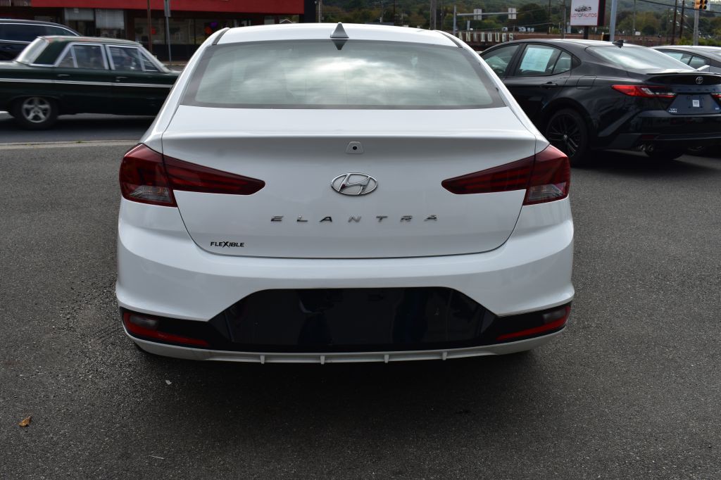 2019 Hyundai Elantra Image 9