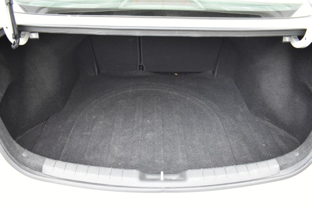 2019 Hyundai Elantra Image 18