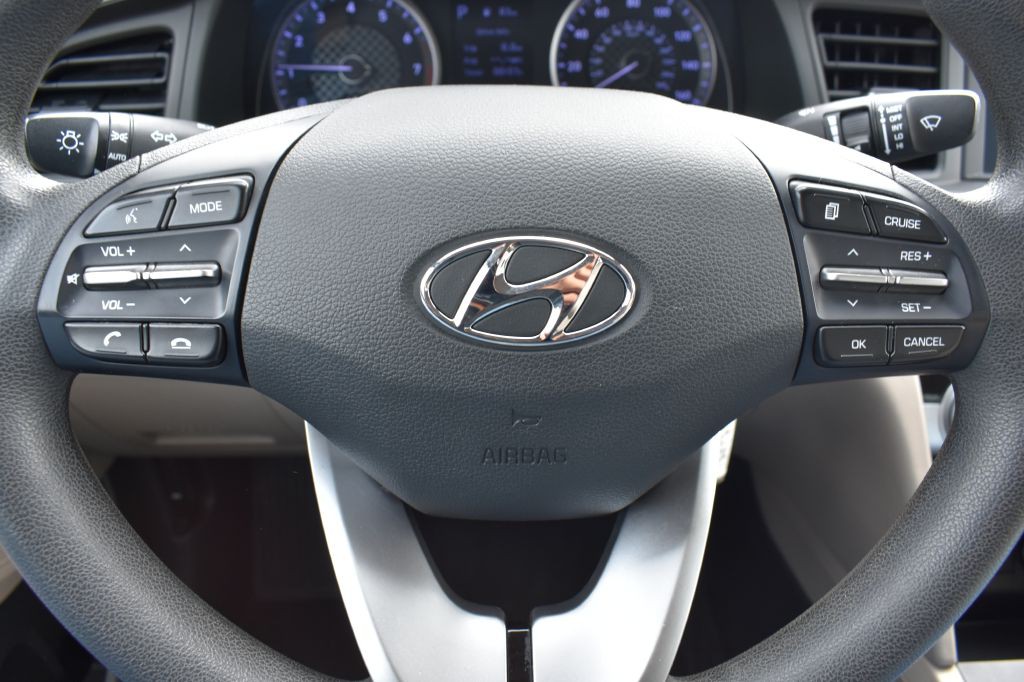 2019 Hyundai Elantra Image 22