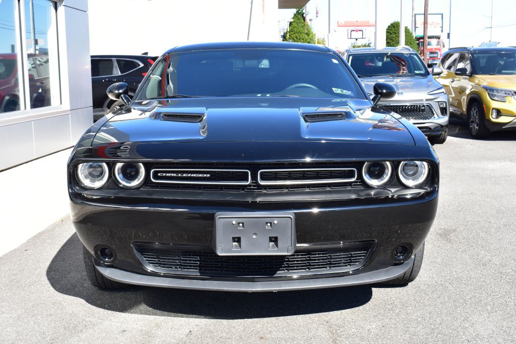 2023 Dodge Challenger Image 2