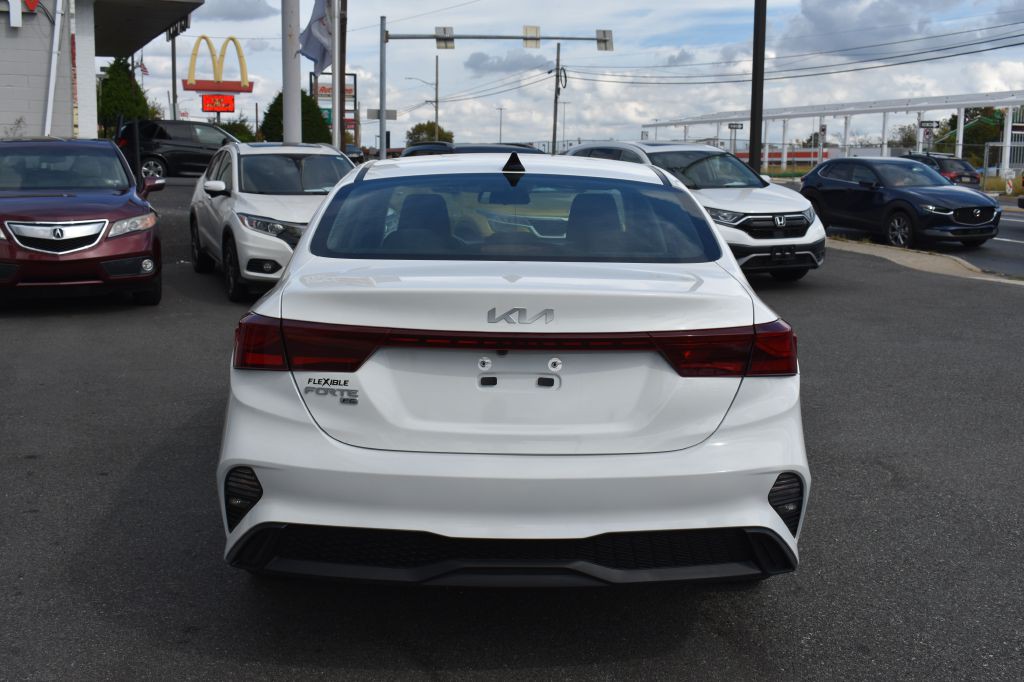 2023 Kia Forte Image 9