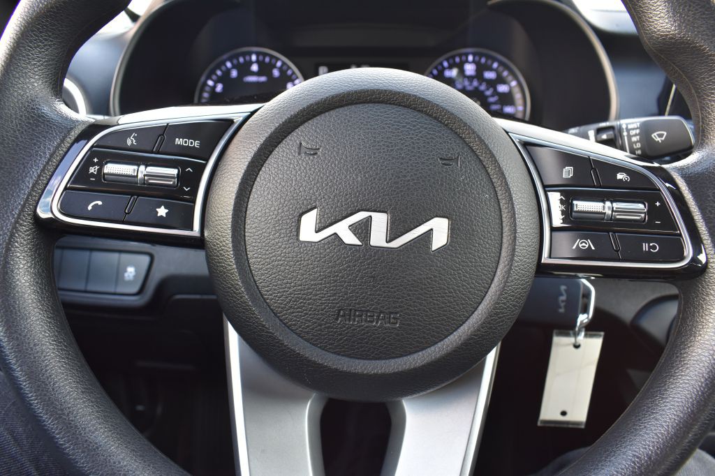 2023 Kia Forte Image 14