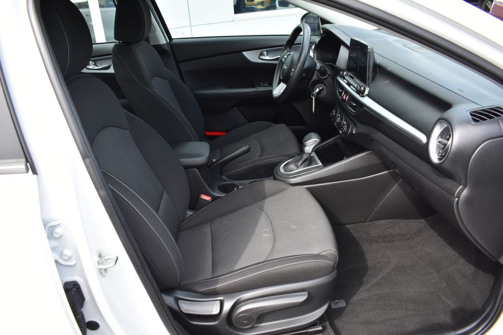 2023 Kia Forte Image 17