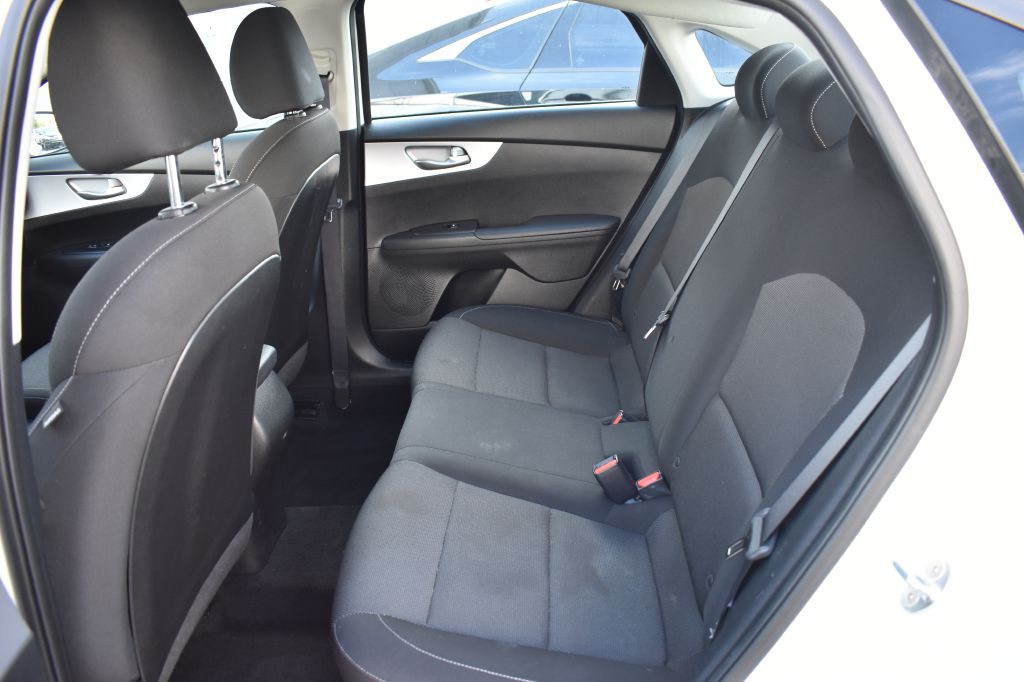 2023 Kia Forte Image 18