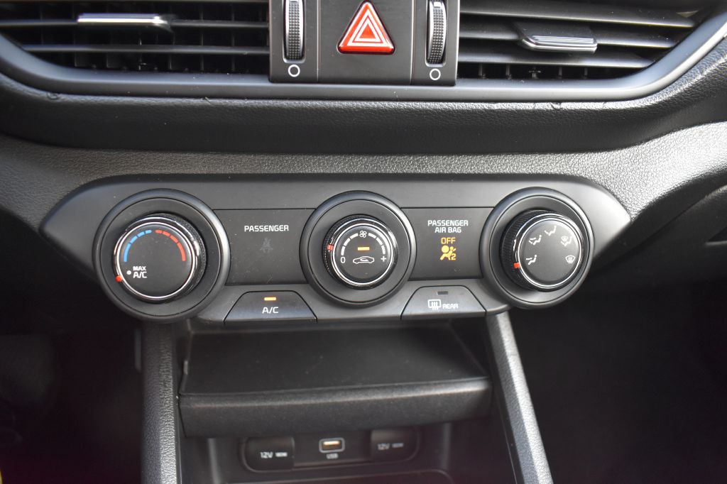 2023 Kia Forte Image 24