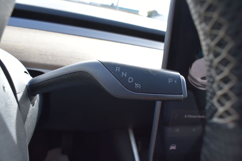 2020 Tesla Model 3 Image 17