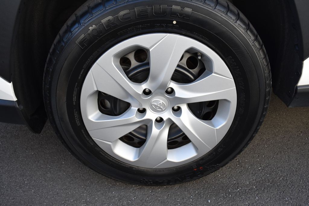 2024 Toyota Rav4 Image 9