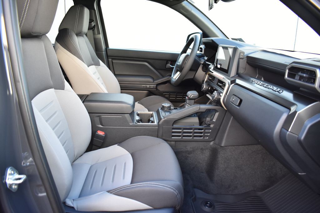 2025 Toyota Tacoma Image 18