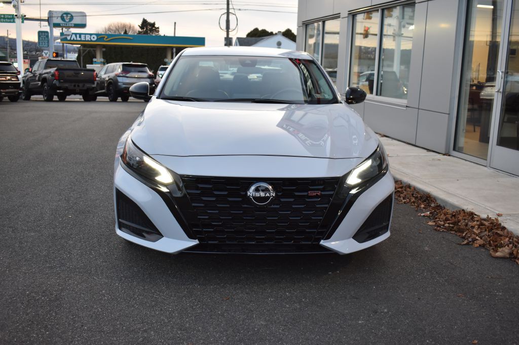 2023 Nissan Altima Image 2