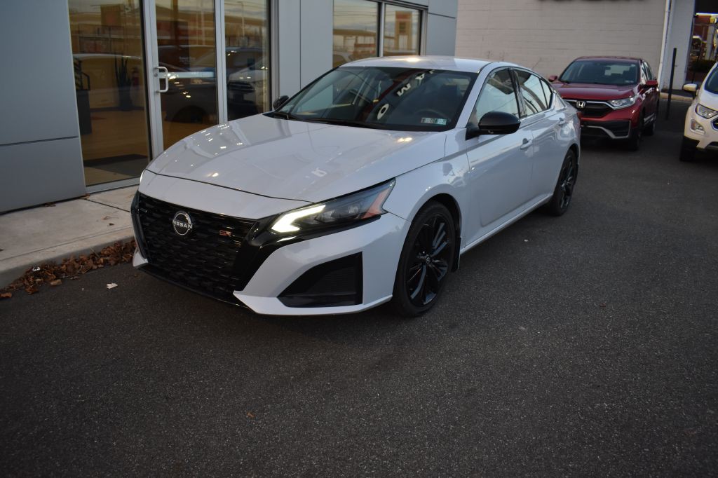 2023 Nissan Altima Image 7