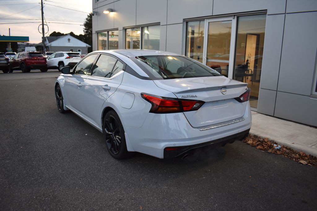 2023 Nissan Altima Image 8