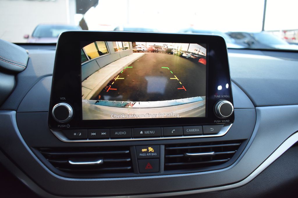 2023 Nissan Altima Image 14