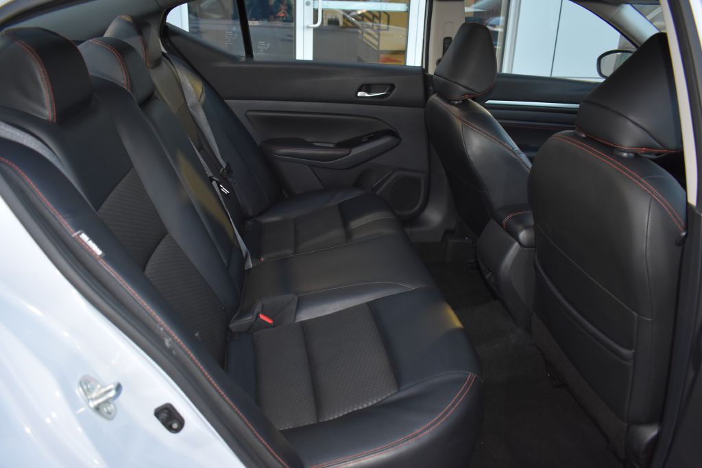 2023 Nissan Altima Image 19