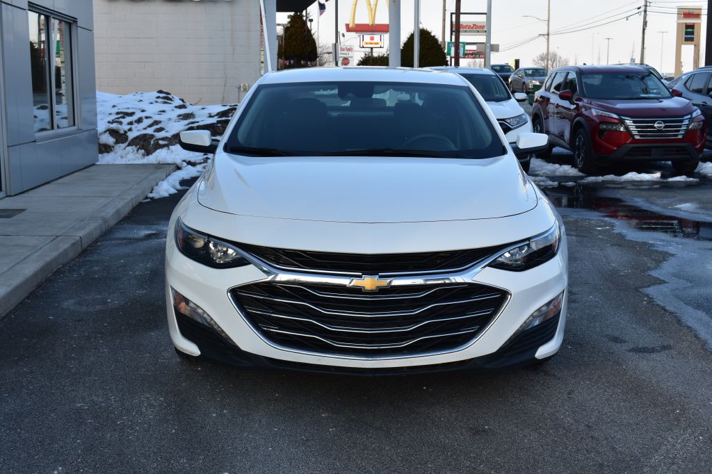 2024 Chevrolet Malibu Image 2
