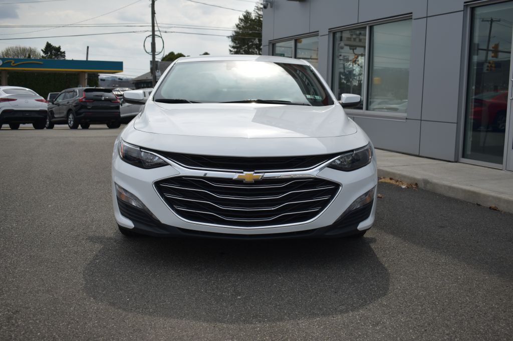 2024 Chevrolet Malibu Image 2