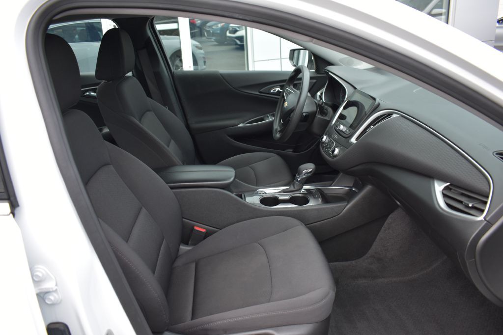 2024 Chevrolet Malibu Image 15