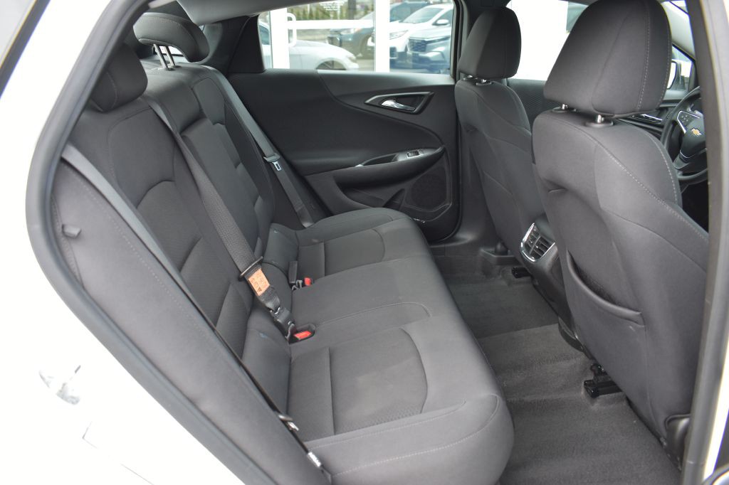 2024 Chevrolet Malibu Image 17