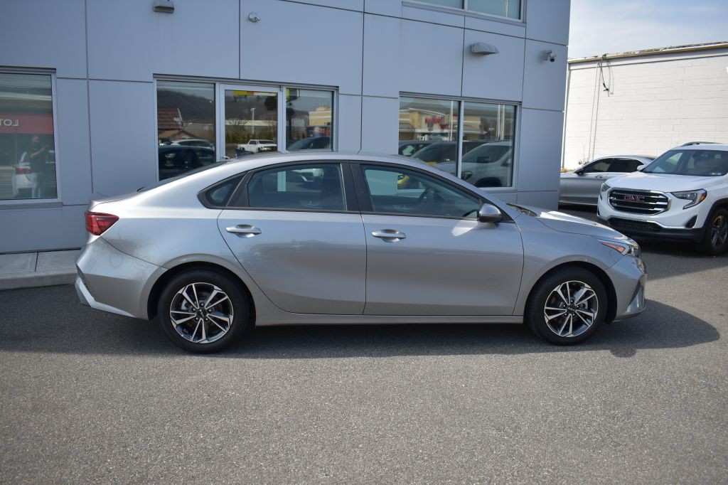2024 Kia Forte Image 3