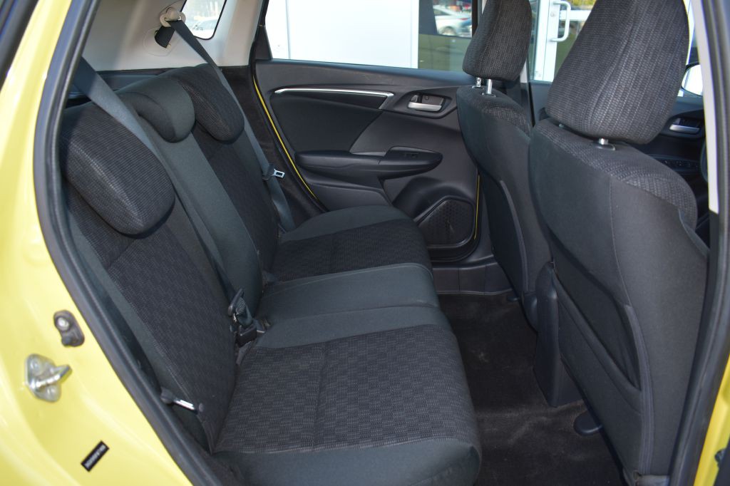 2015 Honda Fit Image 16