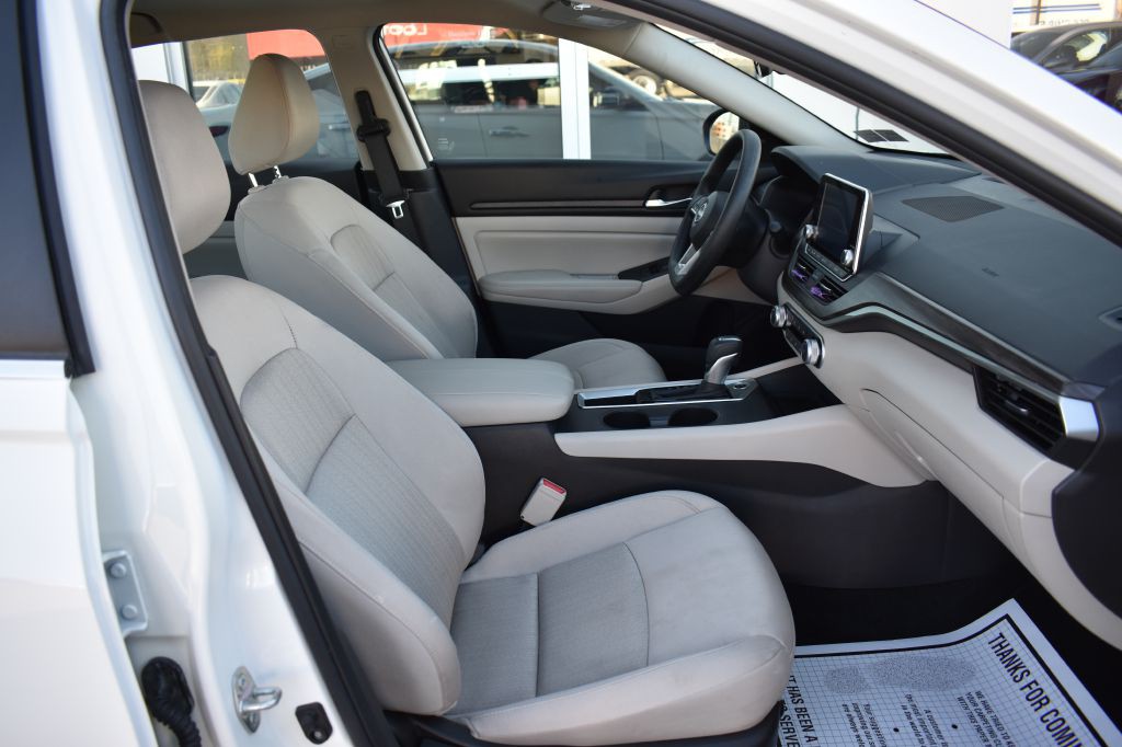 2025 Nissan Altima Image 15