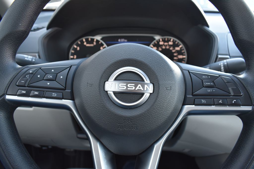 2025 Nissan Altima Image 18