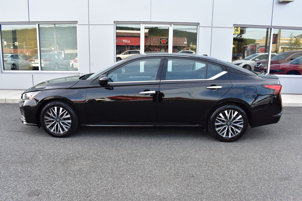 2023 Nissan Altima Image 3