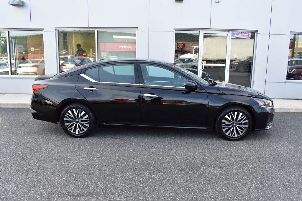 2023 Nissan Altima Image 6
