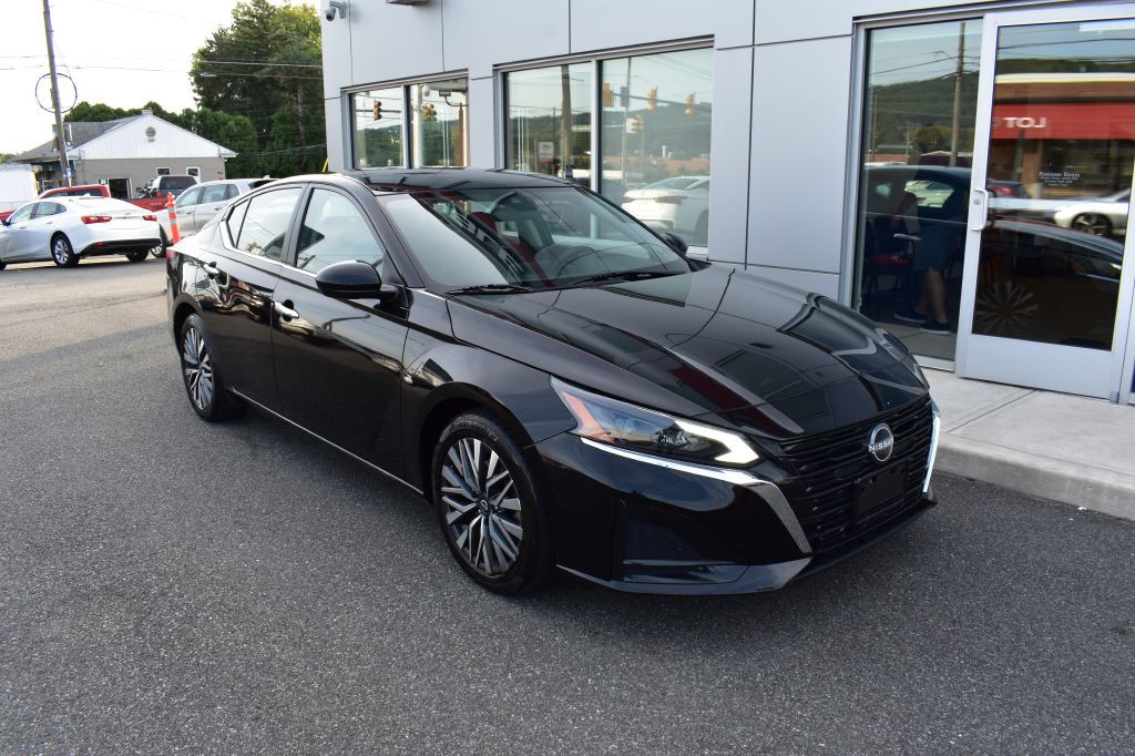2023 Nissan Altima Image 7