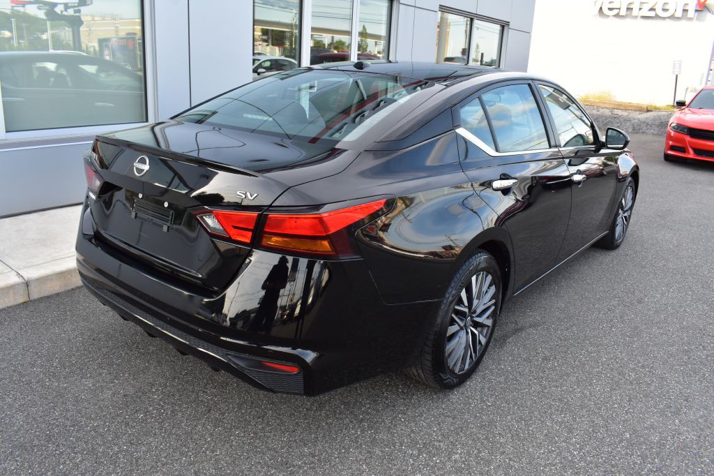 2023 Nissan Altima Image 8