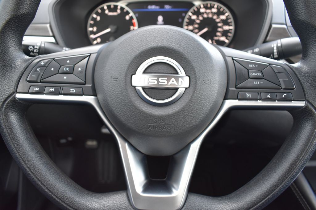 2023 Nissan Altima Image 13