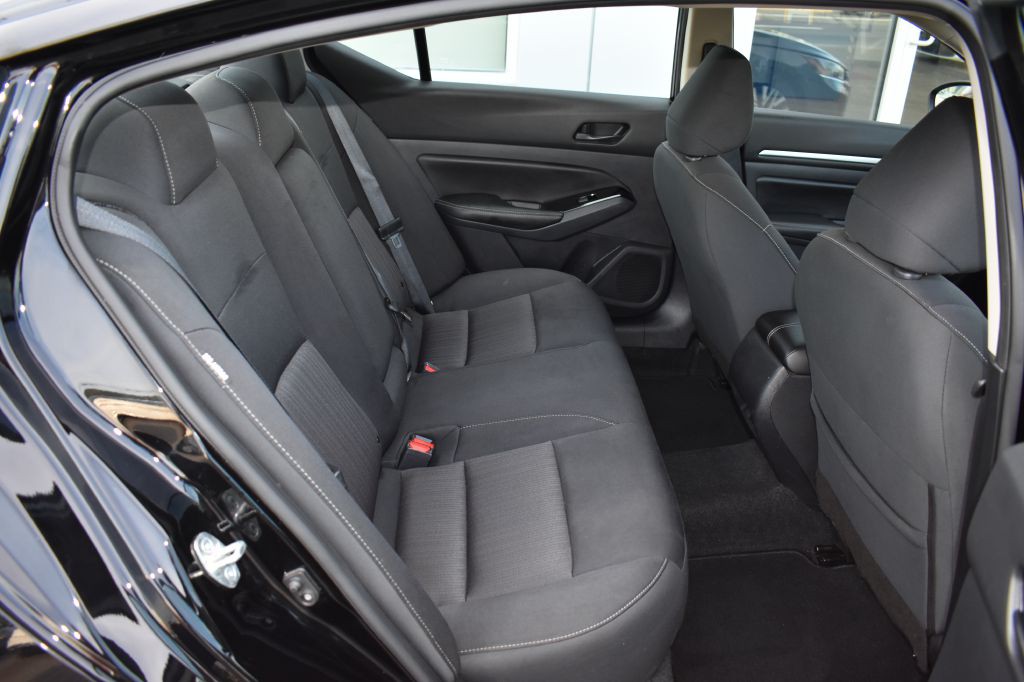 2023 Nissan Altima Image 18