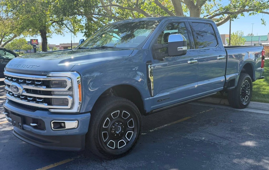 2023 Ford F-350 Image 6