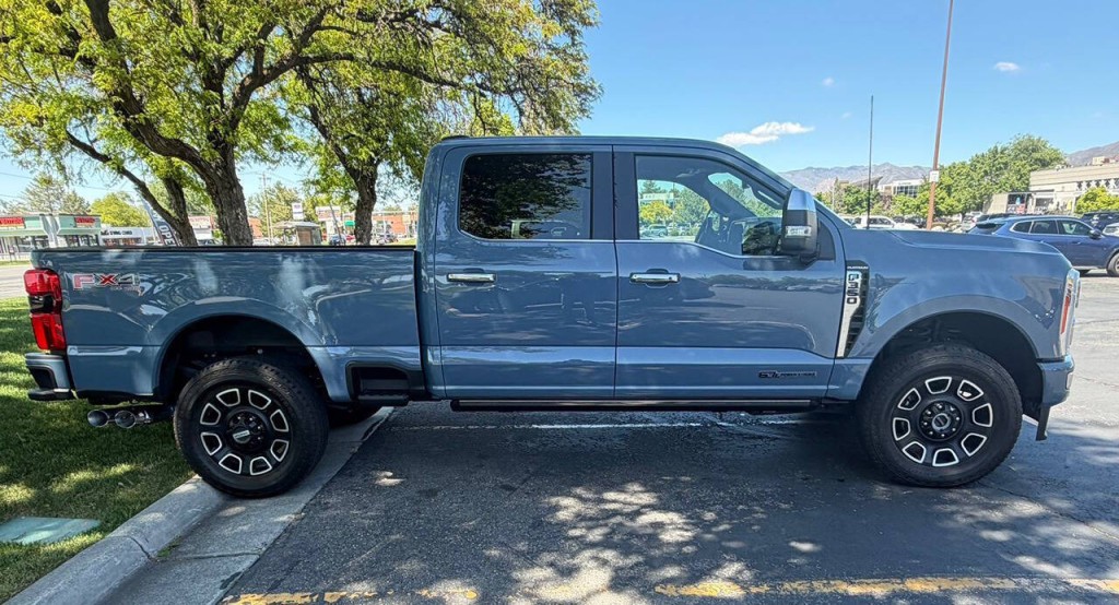 2023 Ford F-350 Image 8