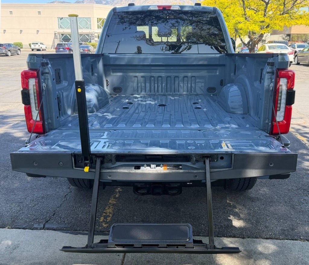 2023 Ford F-350 Image 13