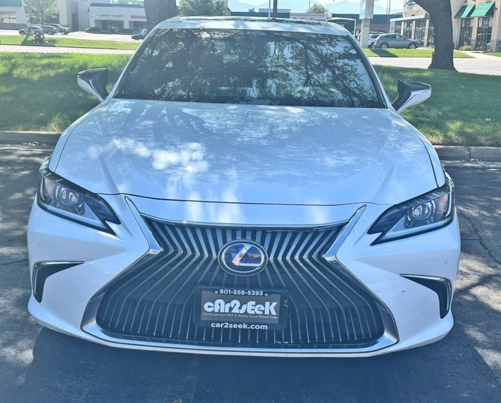 2021 Lexus ES 300 Image 3