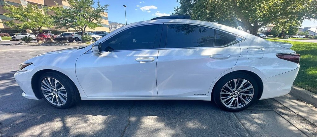 2021 Lexus ES 300 Image 9