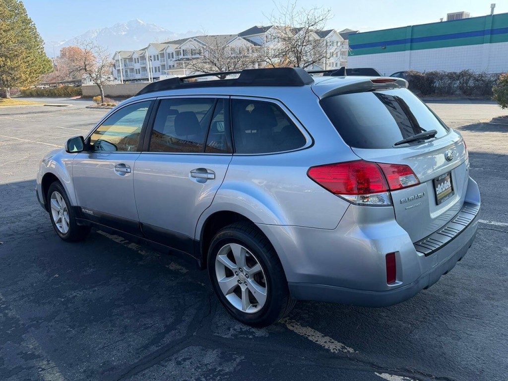 2014 Subaru Outback Image 5