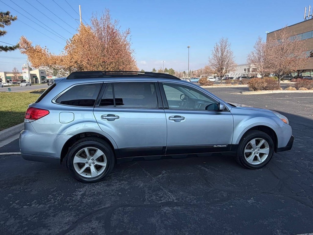2014 Subaru Outback Image 6