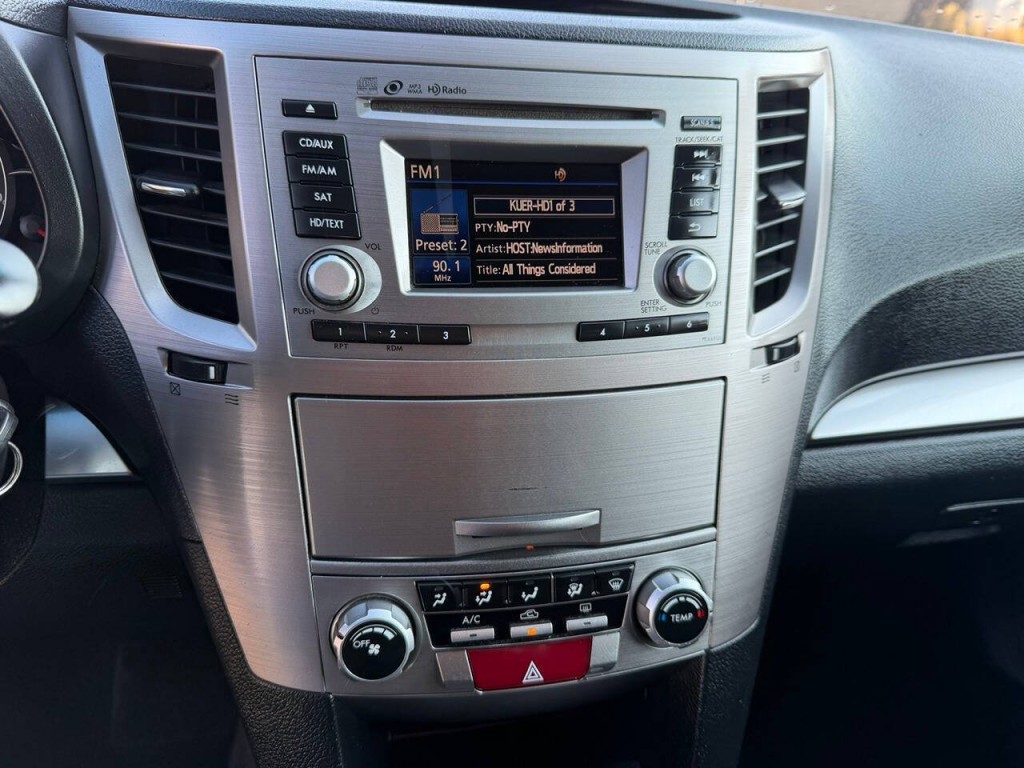 2014 Subaru Outback Image 10