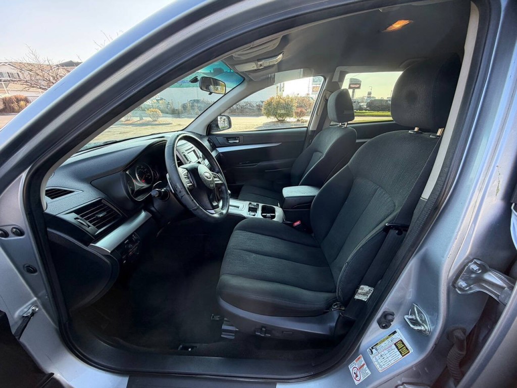 2014 Subaru Outback Image 14