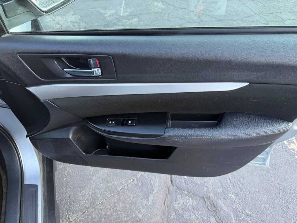 2014 Subaru Outback Image 18