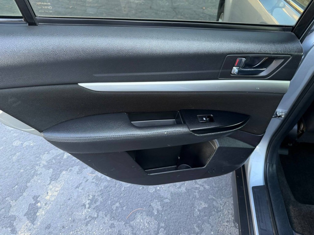 2014 Subaru Outback Image 23