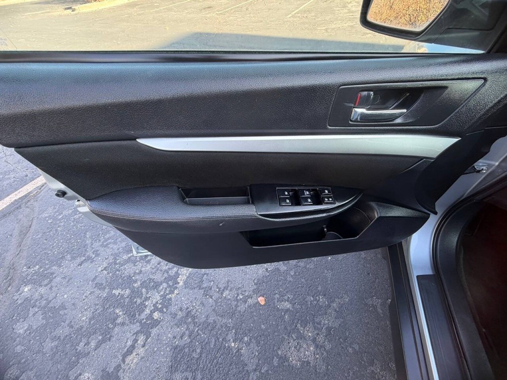 2014 Subaru Outback Image 25