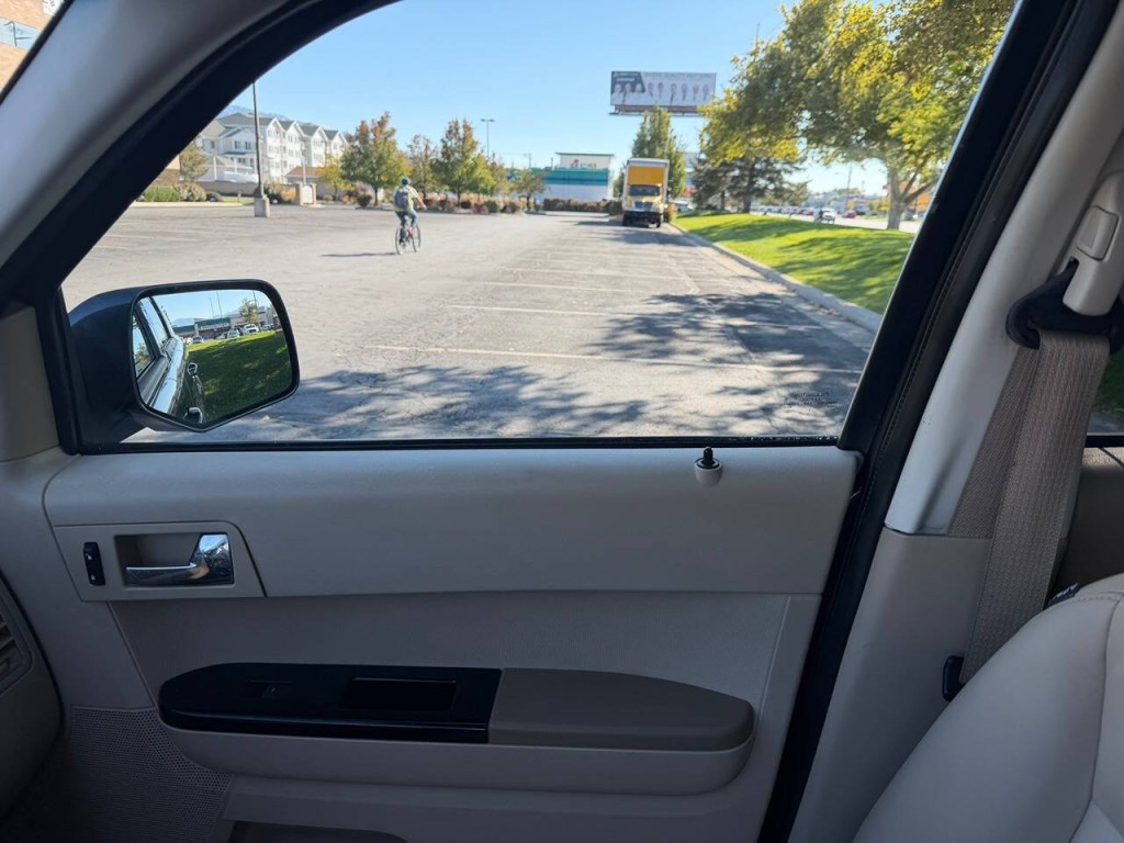 2008 Ford Escape Image 17